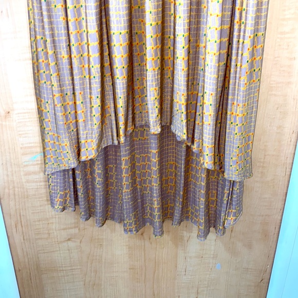 🌸Conditions Apply Geometric High/Low Maxi Skirt - Picture 5 of 12